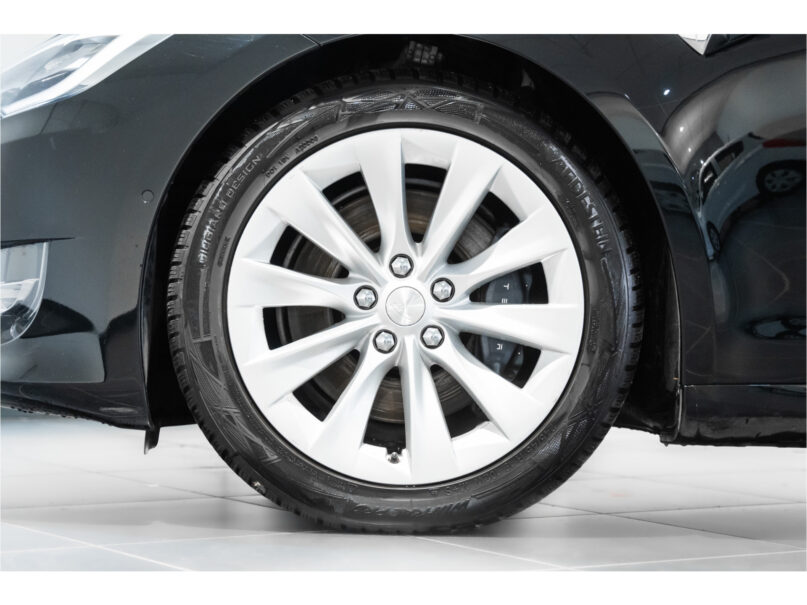 Tesla Model S Long Range - 10