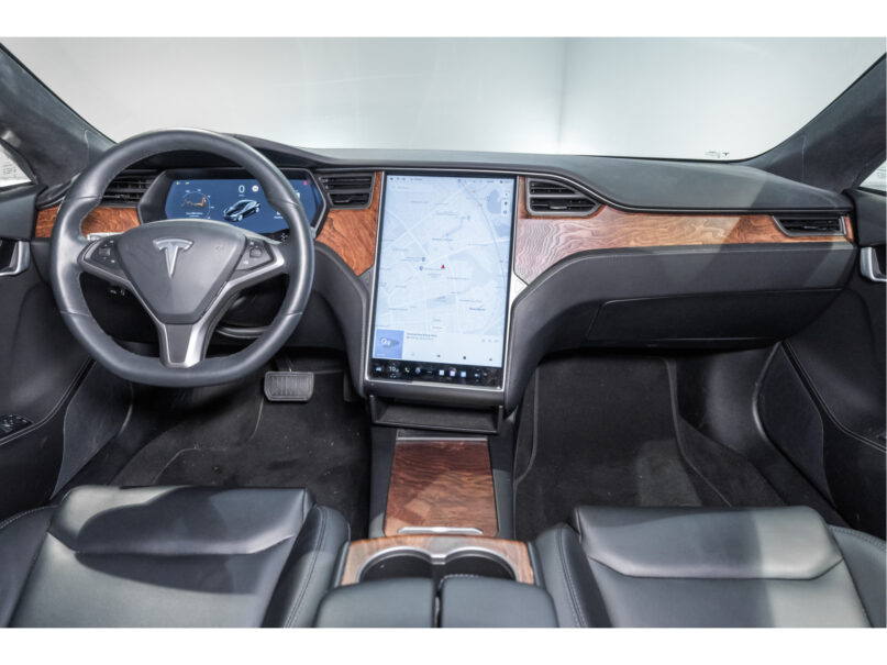 Tesla Model S Long Range - 13