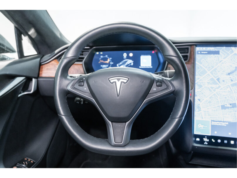Tesla Model S Long Range - 14