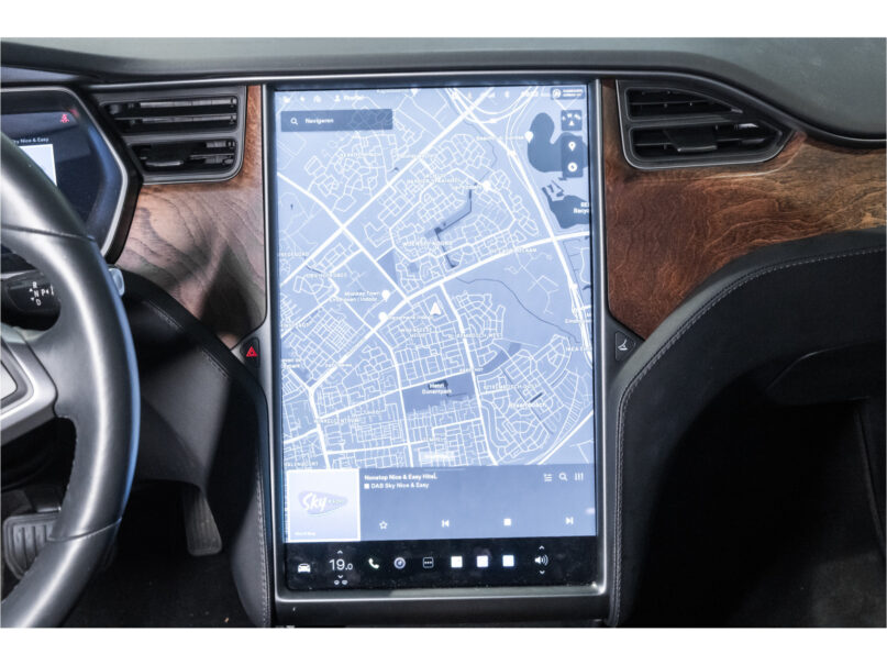Tesla Model S Long Range - 15