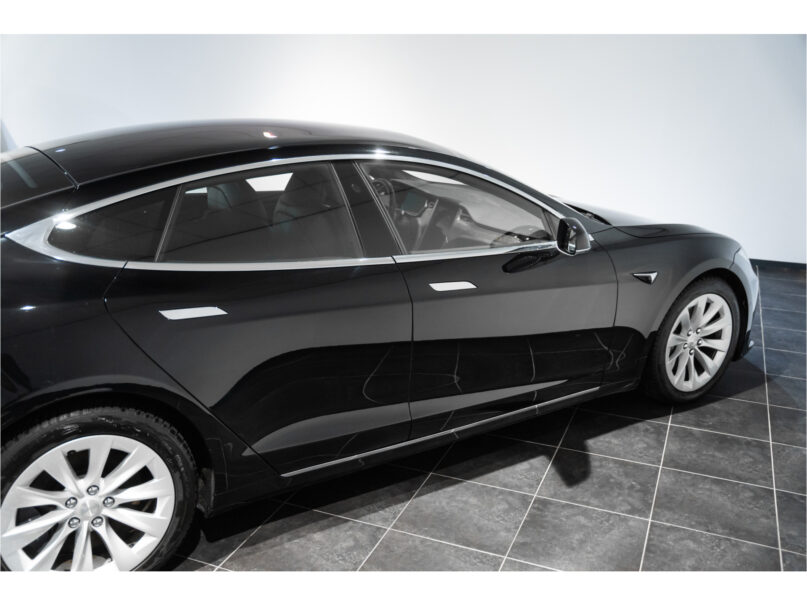 Tesla Model S Long Range - 8