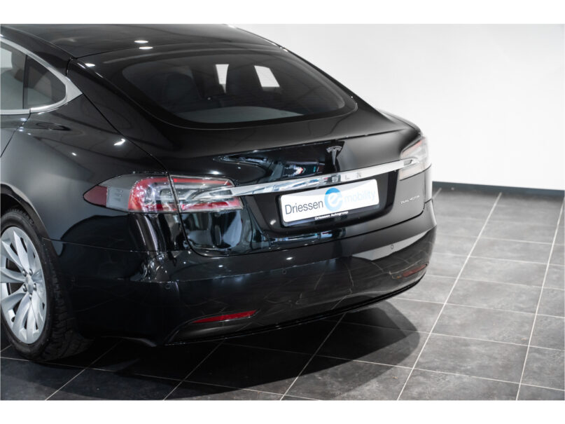 Tesla Model S Long Range - 9