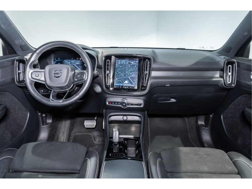 Volvo XC40 Recharge P8 AWD R-Design - 12