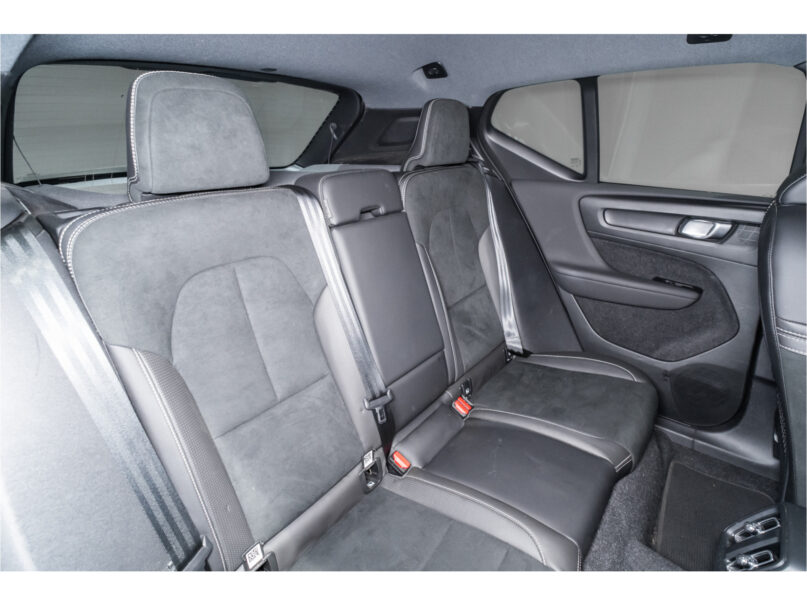 Volvo XC40 Recharge P8 AWD R-Design - 22