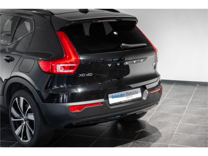 Volvo XC40 Recharge P8 AWD R-Design - 7