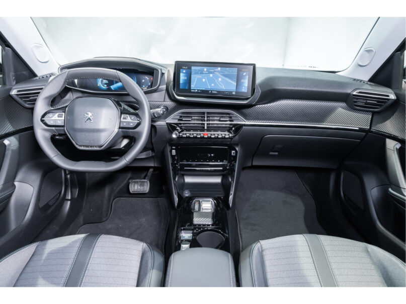 Peugeot e-2008 EV Allure Pack 50 kWh - 12