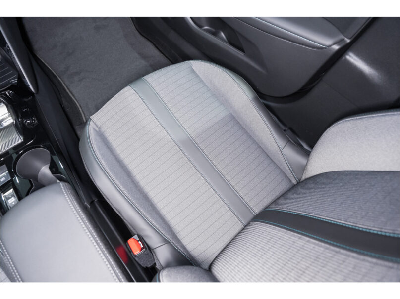 Peugeot e-2008 EV Allure Pack 50 kWh - 19