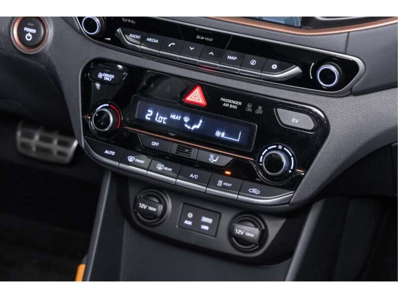 Hyundai IONIQ Premium EV - 17